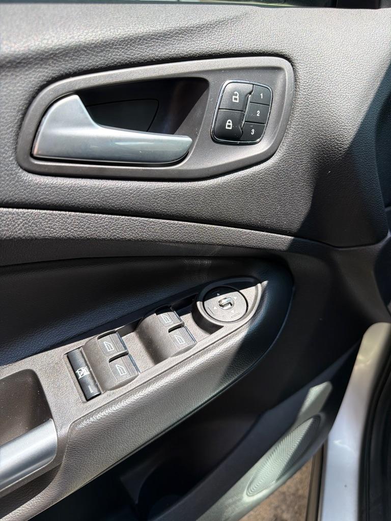 Ford Escape  2014
