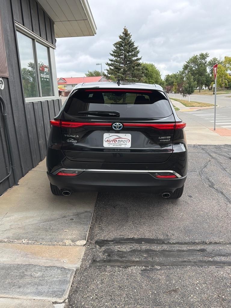 Toyota Venza  2021