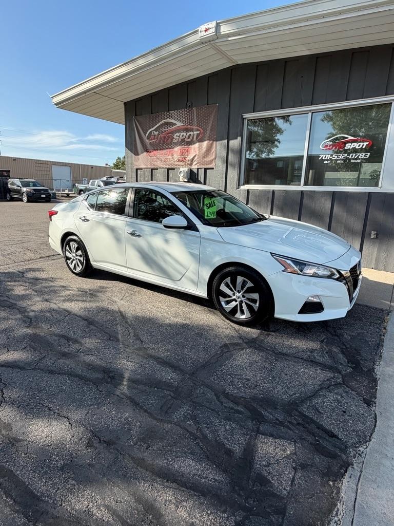 Nissan Altima  2021