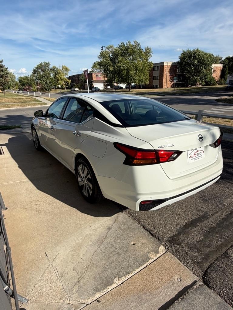 Nissan Altima  2021