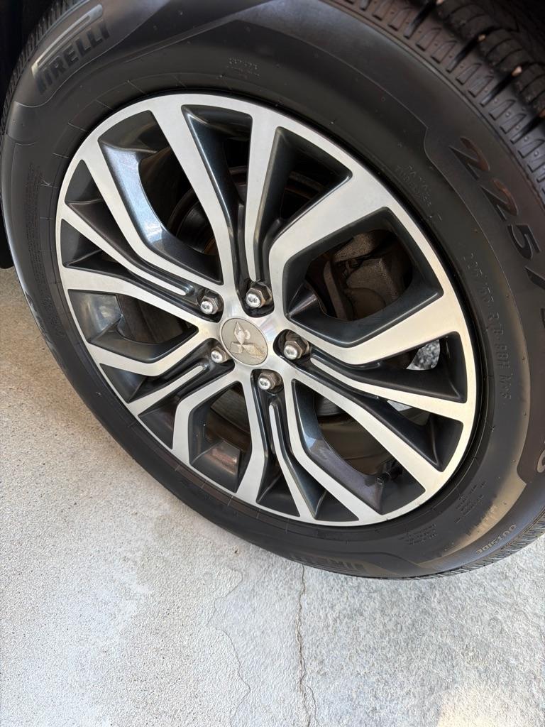Mitsubishi Outlander Sport  2018