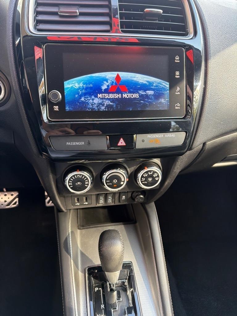 Mitsubishi Outlander Sport  2018