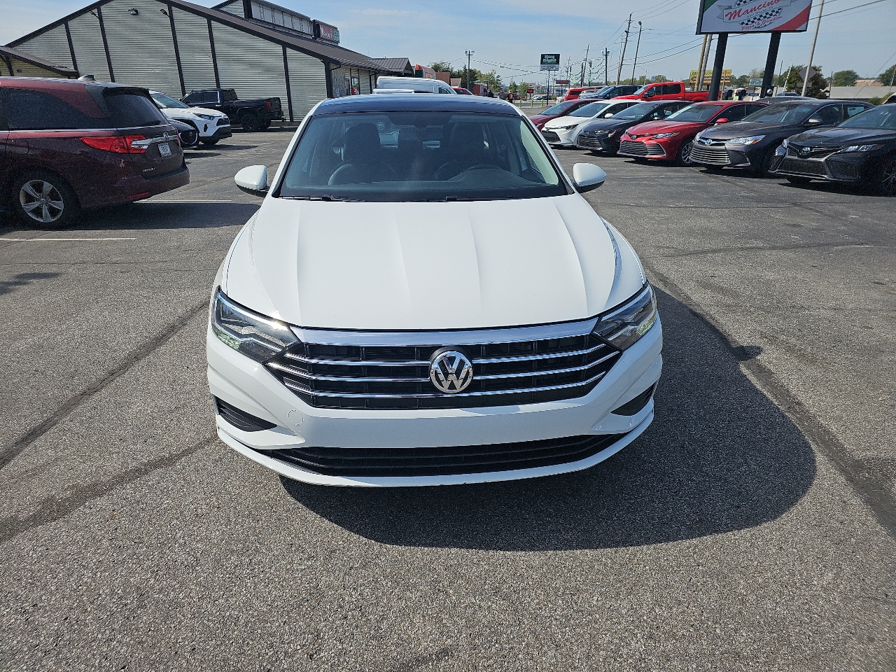 2021 Volkswagen Jetta SE R-Line photo 3
