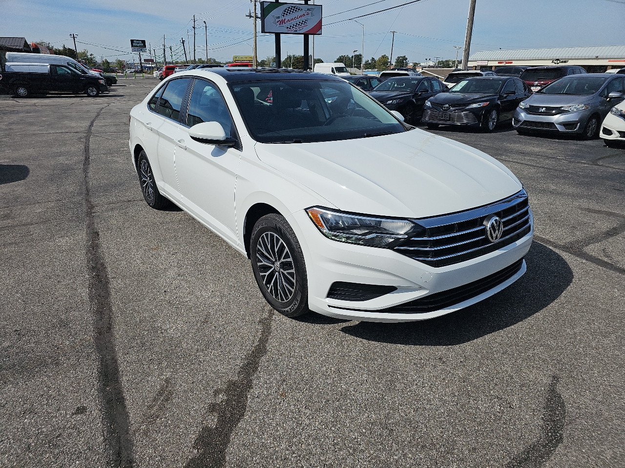 2021 Volkswagen Jetta SE R-Line photo 4