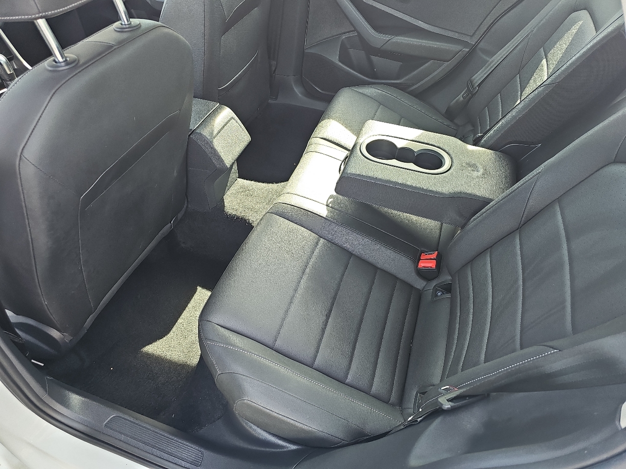 2021 Volkswagen Jetta SE R-Line photo 10