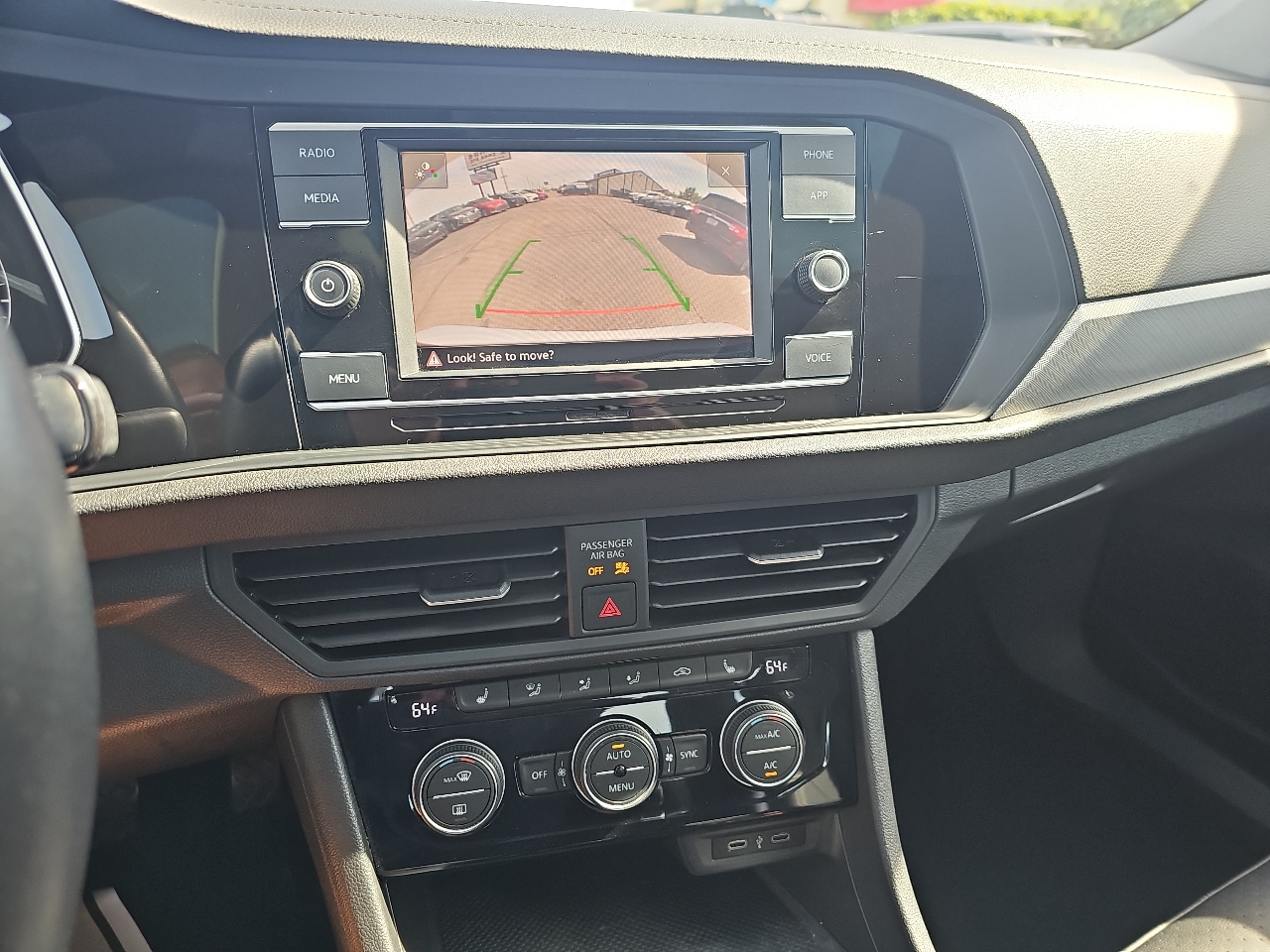2021 Volkswagen Jetta SE R-Line photo 16