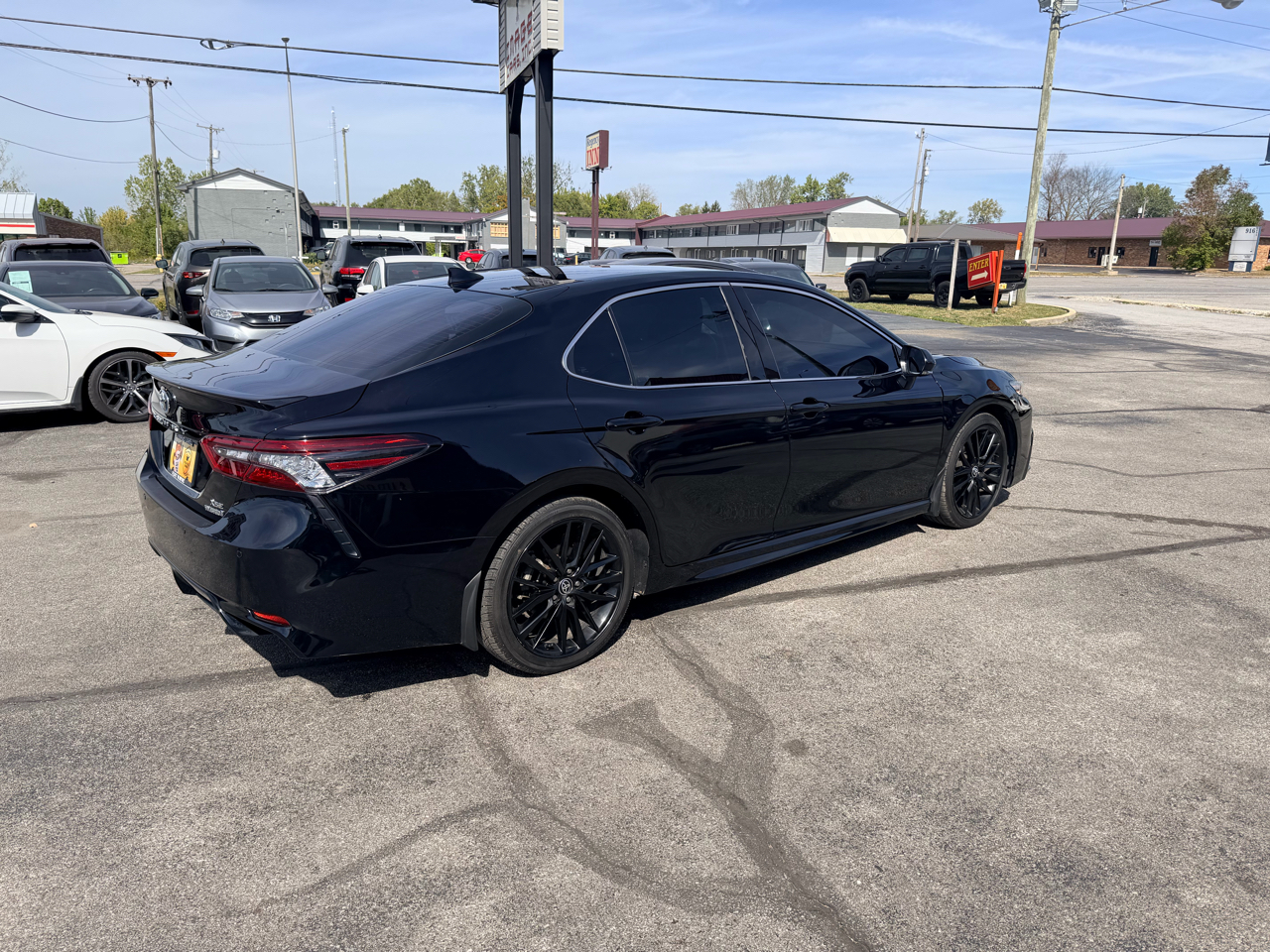 2022 Toyota Camry Hybrid XSE photo 5