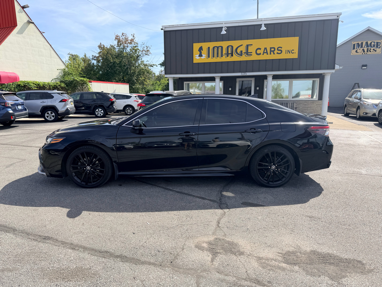 2022 Toyota Camry Hybrid XSE photo 9