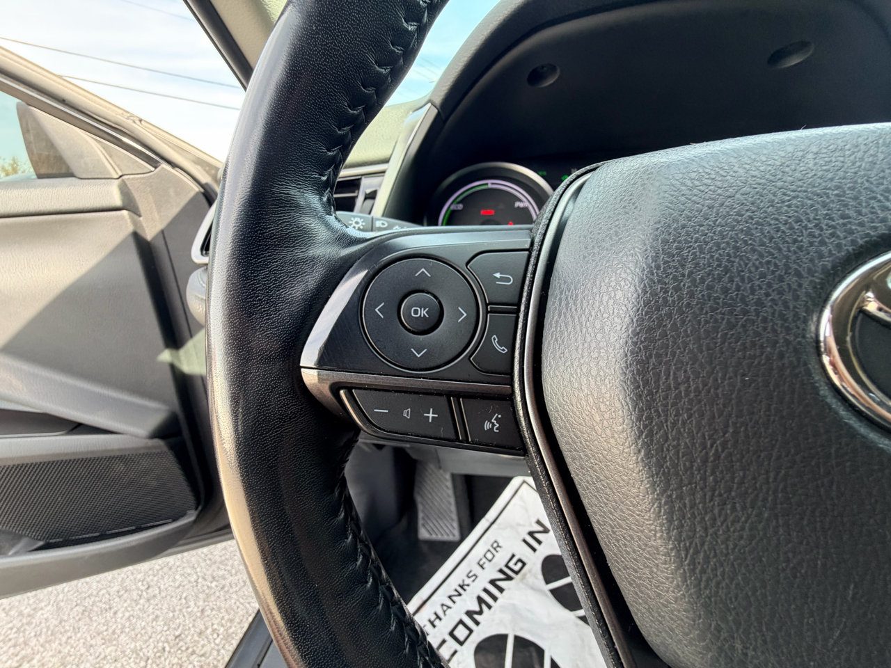 2022 Toyota Camry Hybrid XSE photo 16