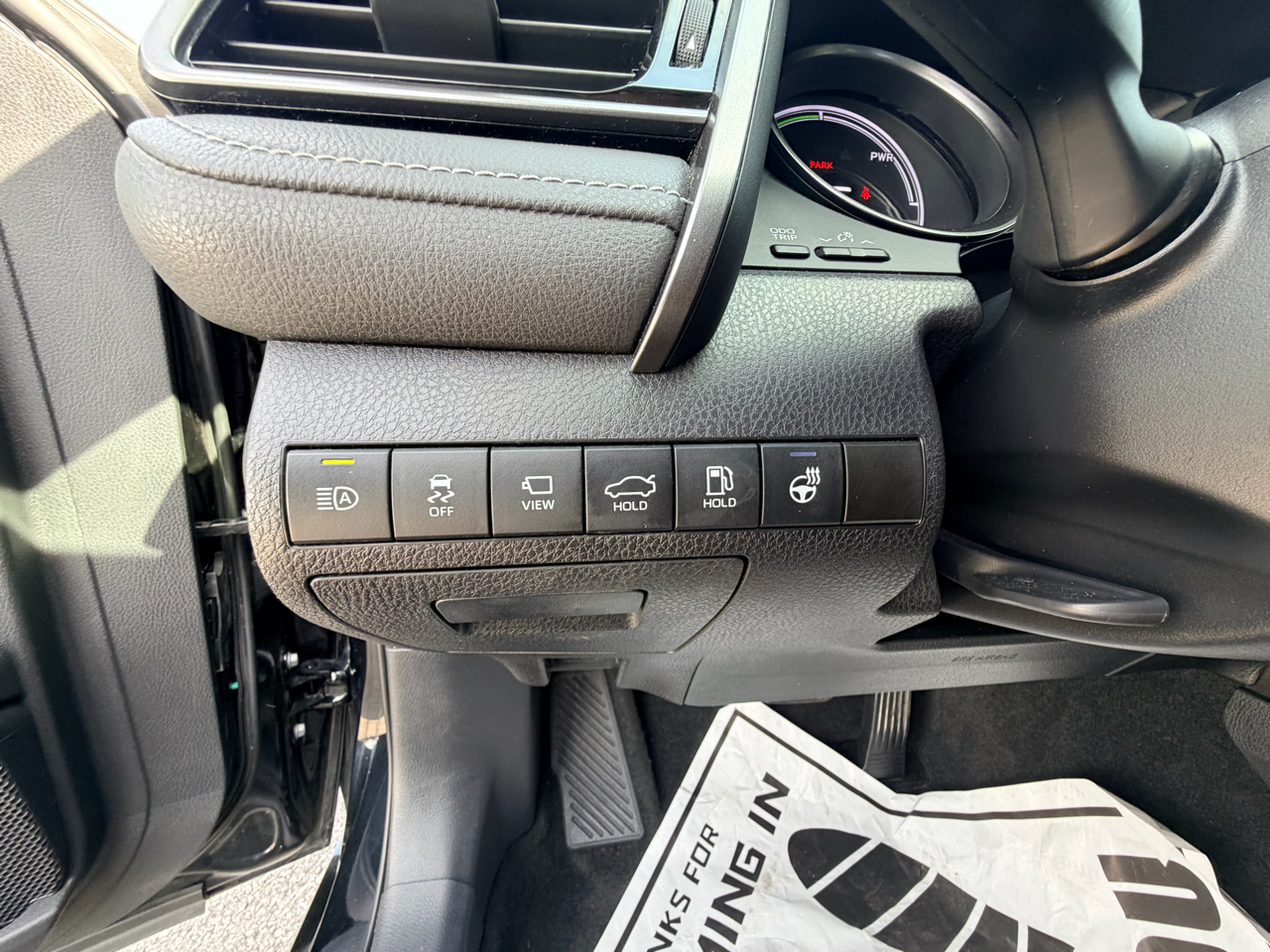 2022 Toyota Camry Hybrid XSE photo 17