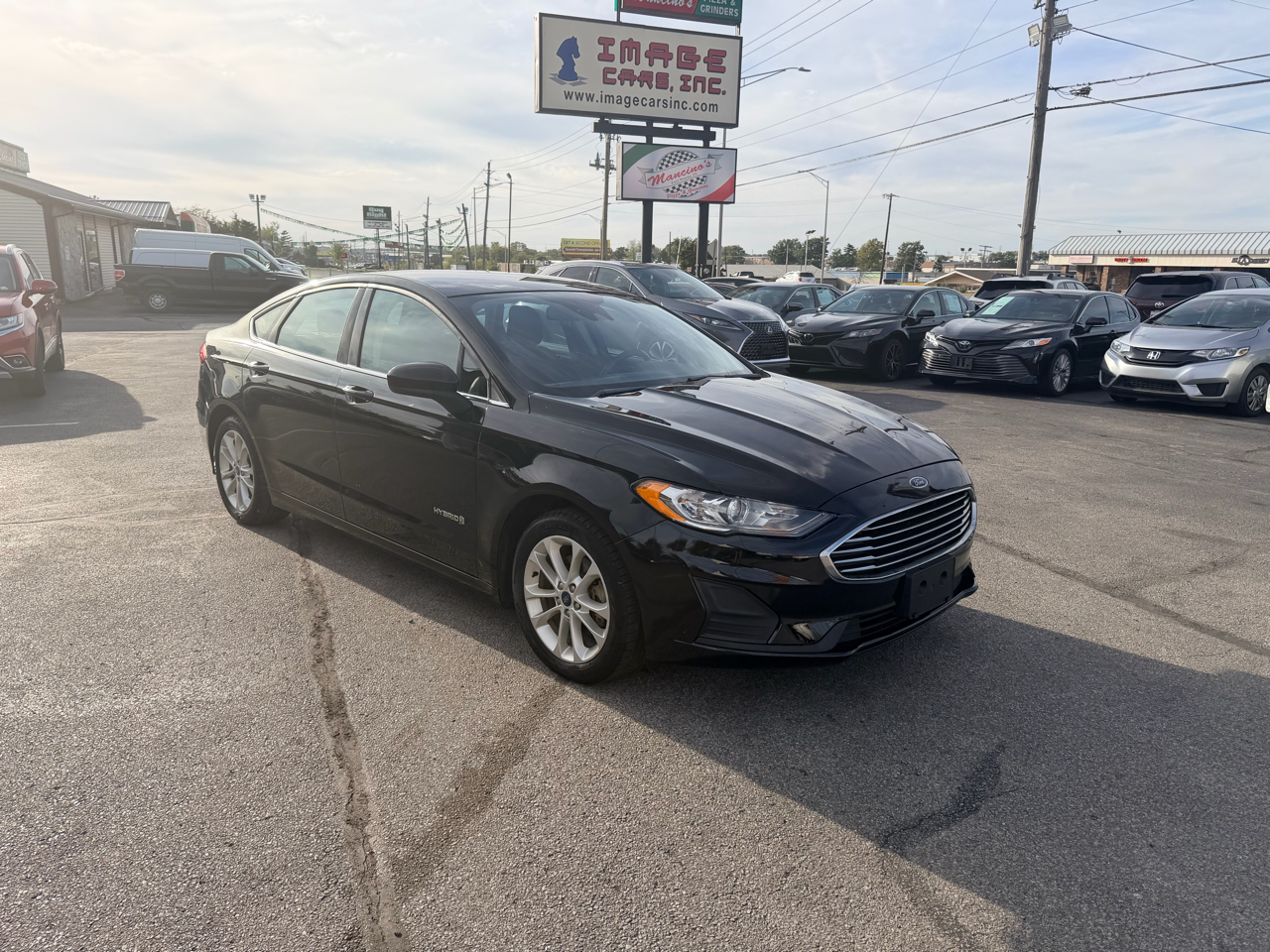 2019 Ford Fusion Hybrid SE photo 2