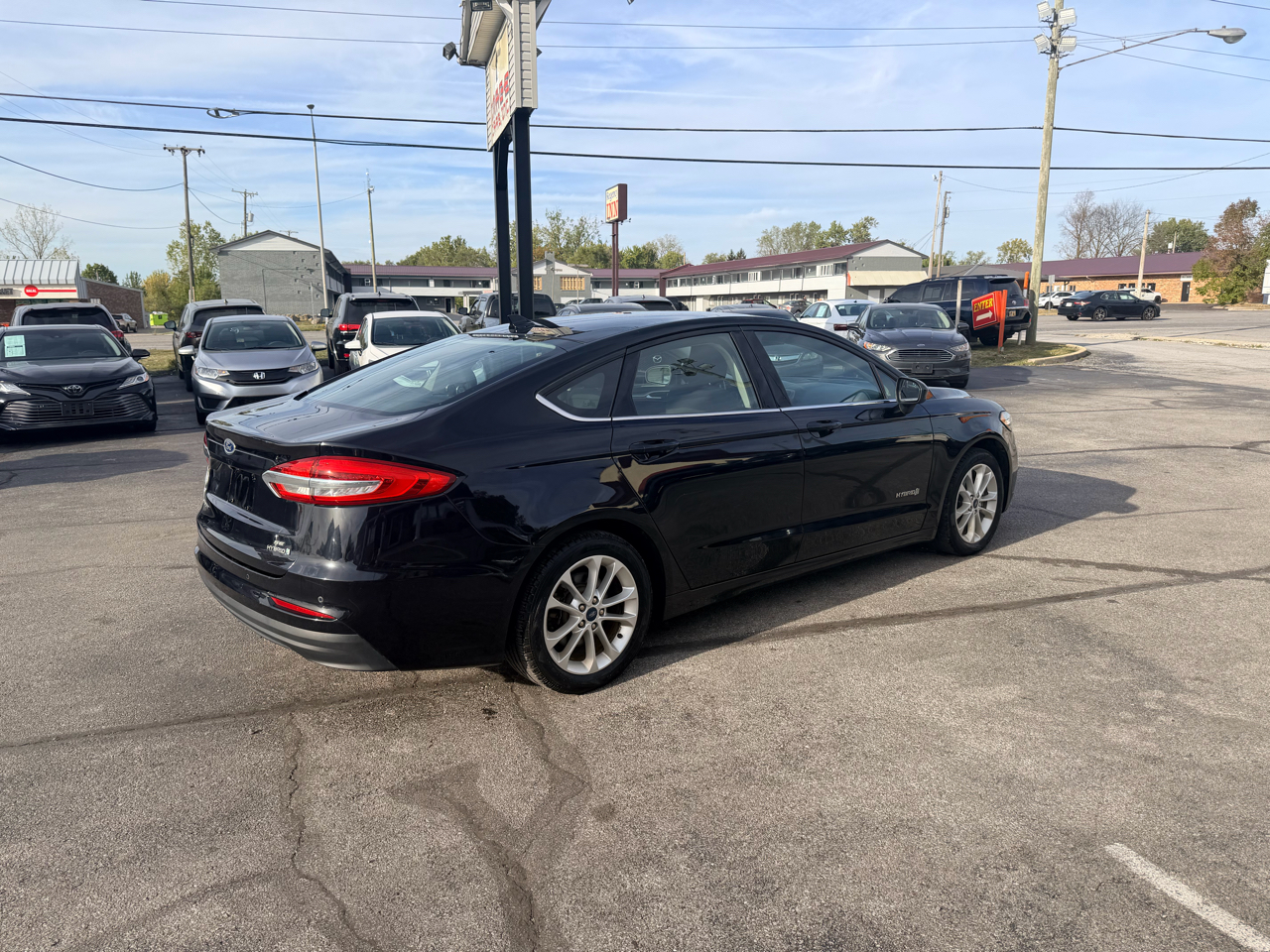 2019 Ford Fusion Hybrid SE photo 3