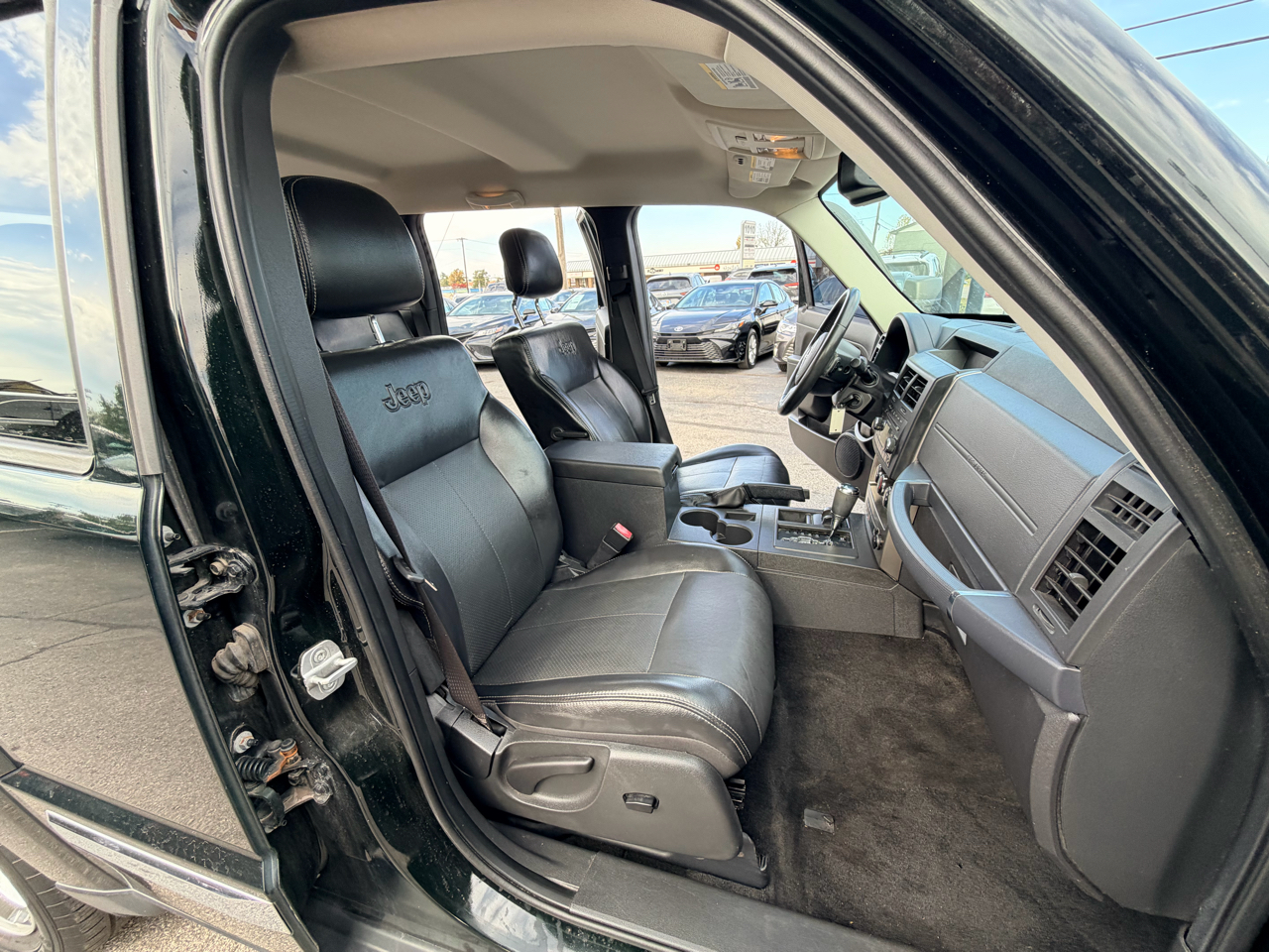 Jeep Liberty 4WD 4dr Sport Latitude 2012 Jeep Liberty 4WD 4dr Sport Latitude 2012