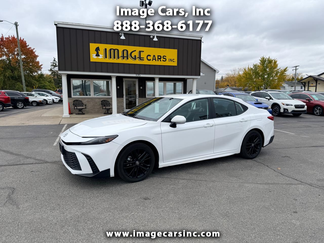 2025 Toyota Camry SE (Natl)