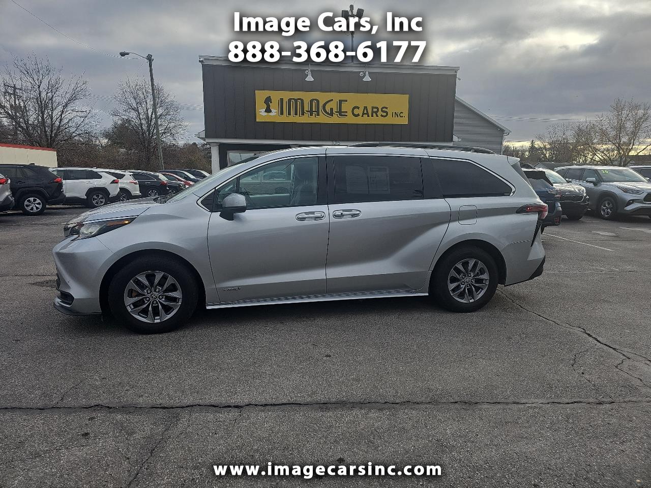 2021 Toyota Sienna LE FWD 8-Passenger (Natl)