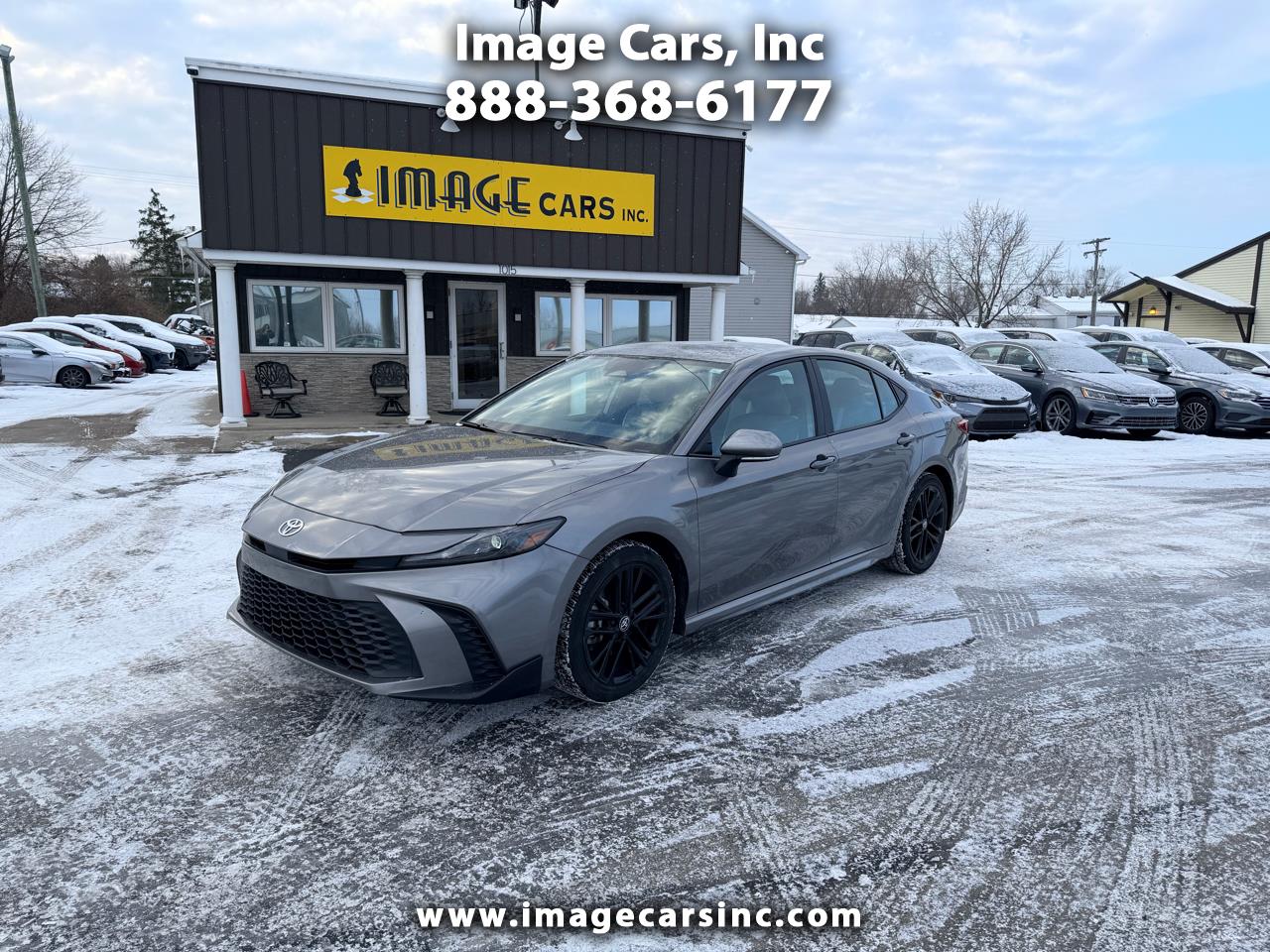 2025 Toyota Camry SE (Natl)