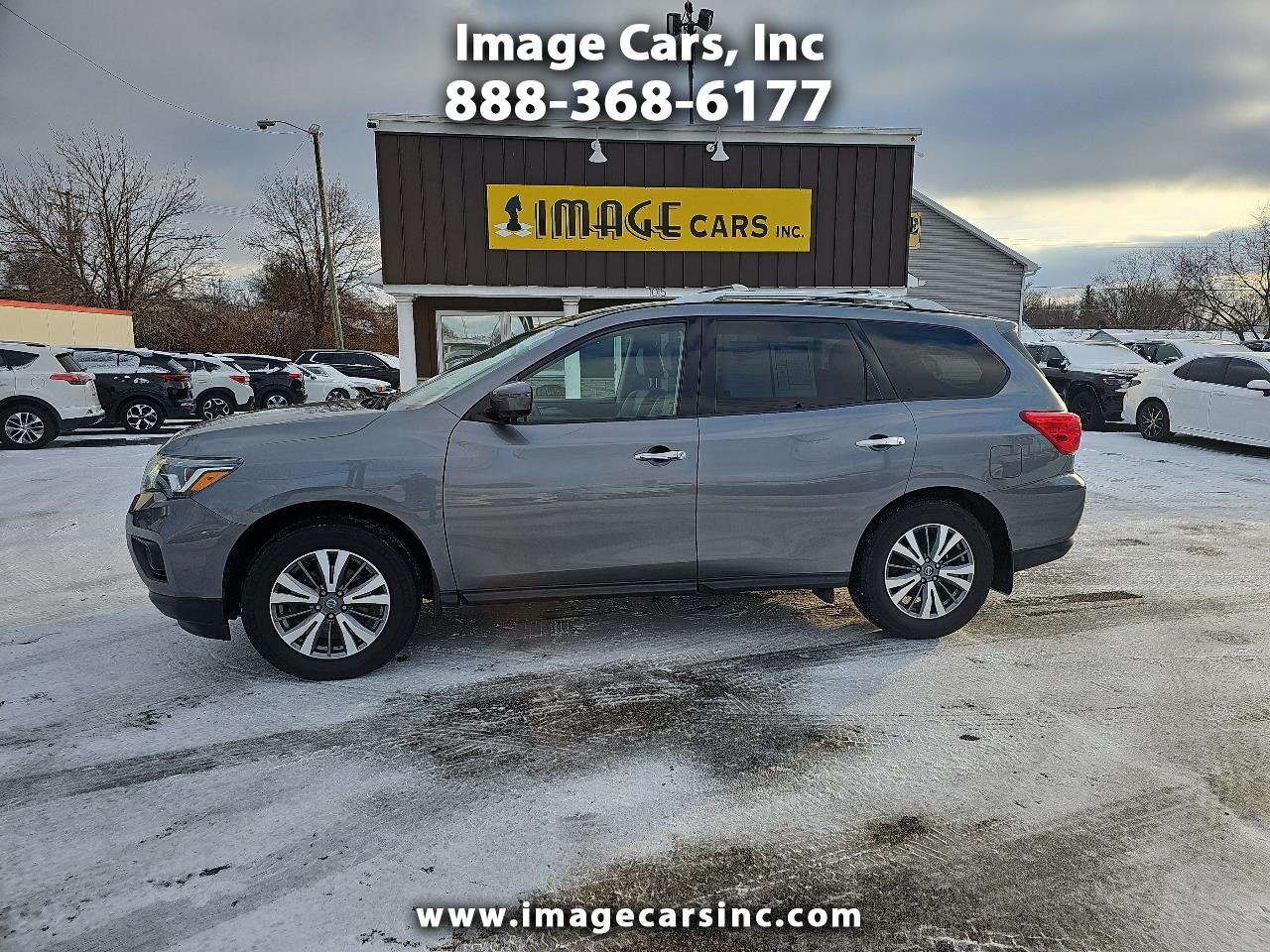 2020 Nissan Pathfinder SL's photo