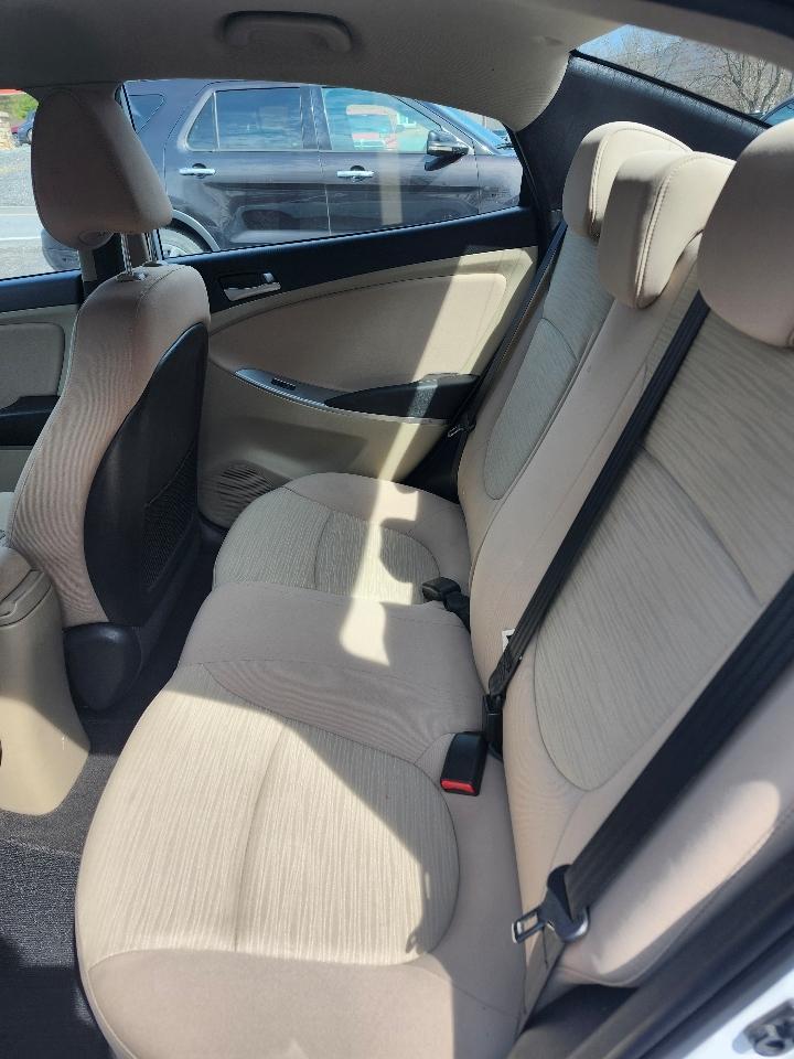 Hyundai Accent SE 4-Door 6A 2017