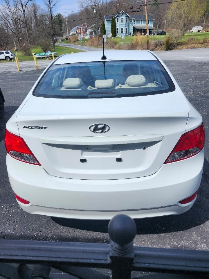 Hyundai Accent SE 4-Door 6A 2017