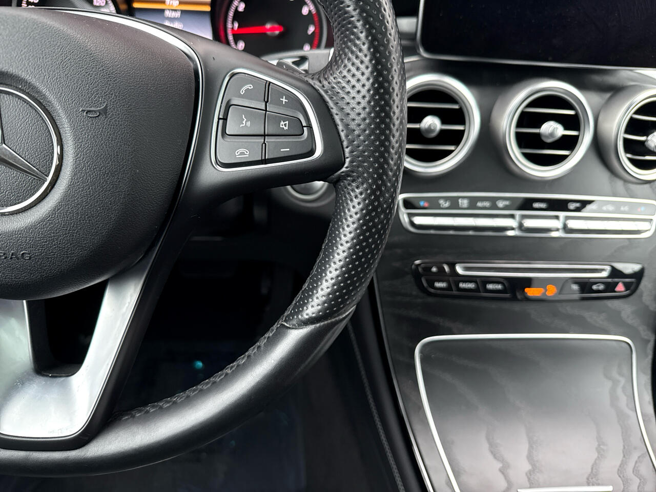 Mercedes-Benz GLC-Class GLC300 4MATIC 2017 Mercedes-Benz GLC-Class GLC300 4MATIC 2017