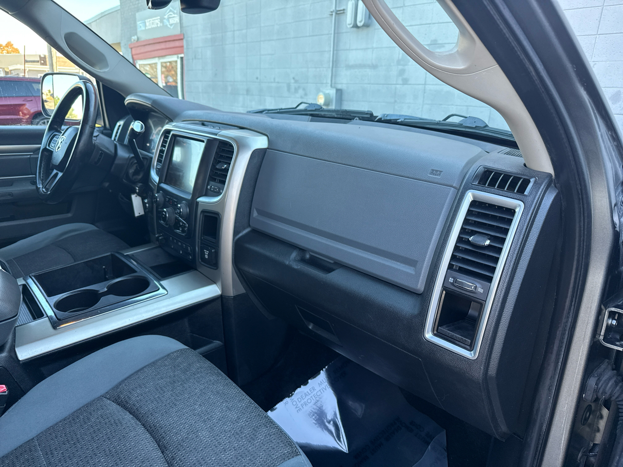 RAM 2500 SLT Crew Cab SWB 4WD 2013 RAM 2500 SLT Crew Cab SWB 4WD 2013