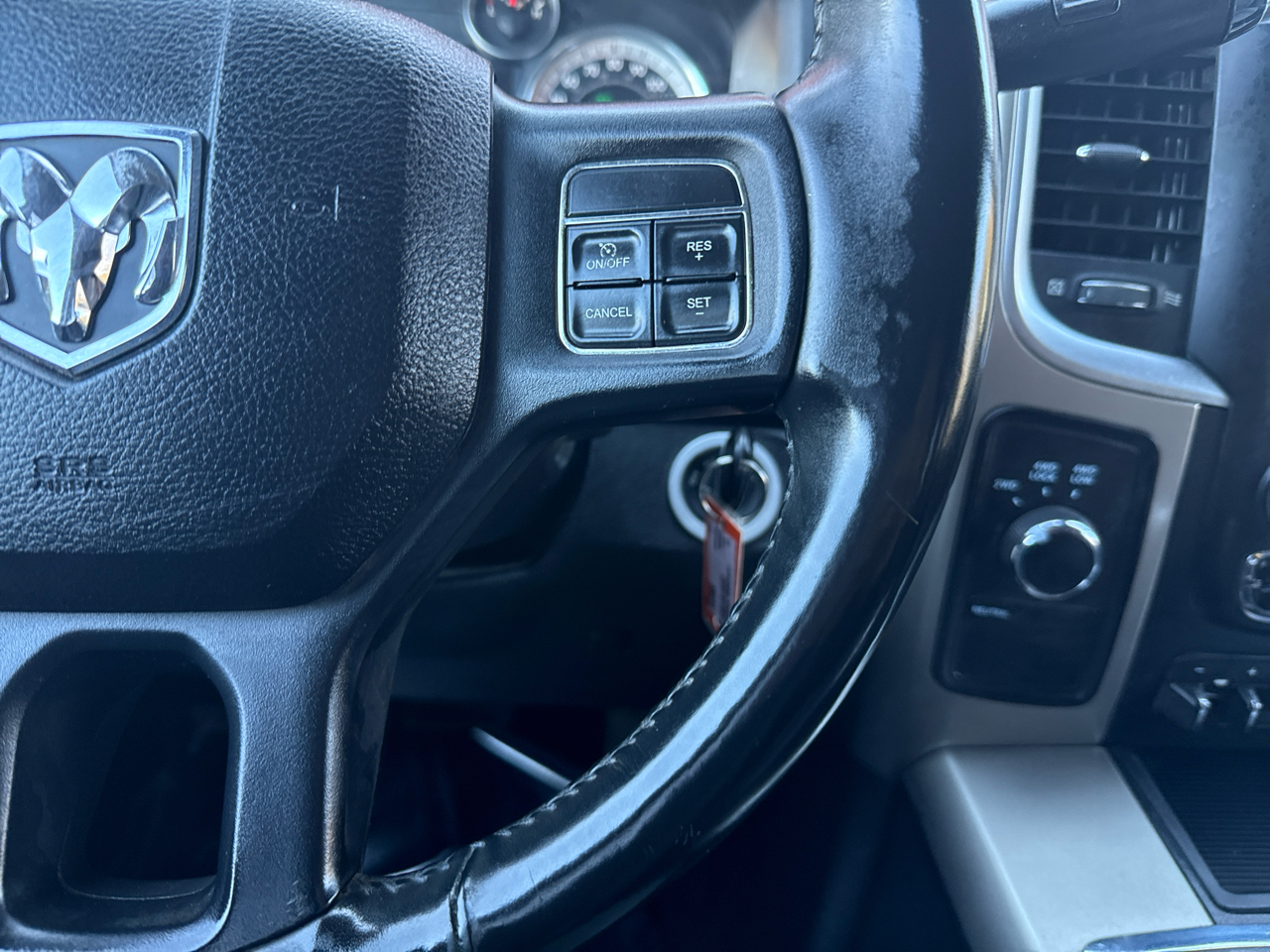 RAM 2500 SLT Crew Cab SWB 4WD 2013 RAM 2500 SLT Crew Cab SWB 4WD 2013