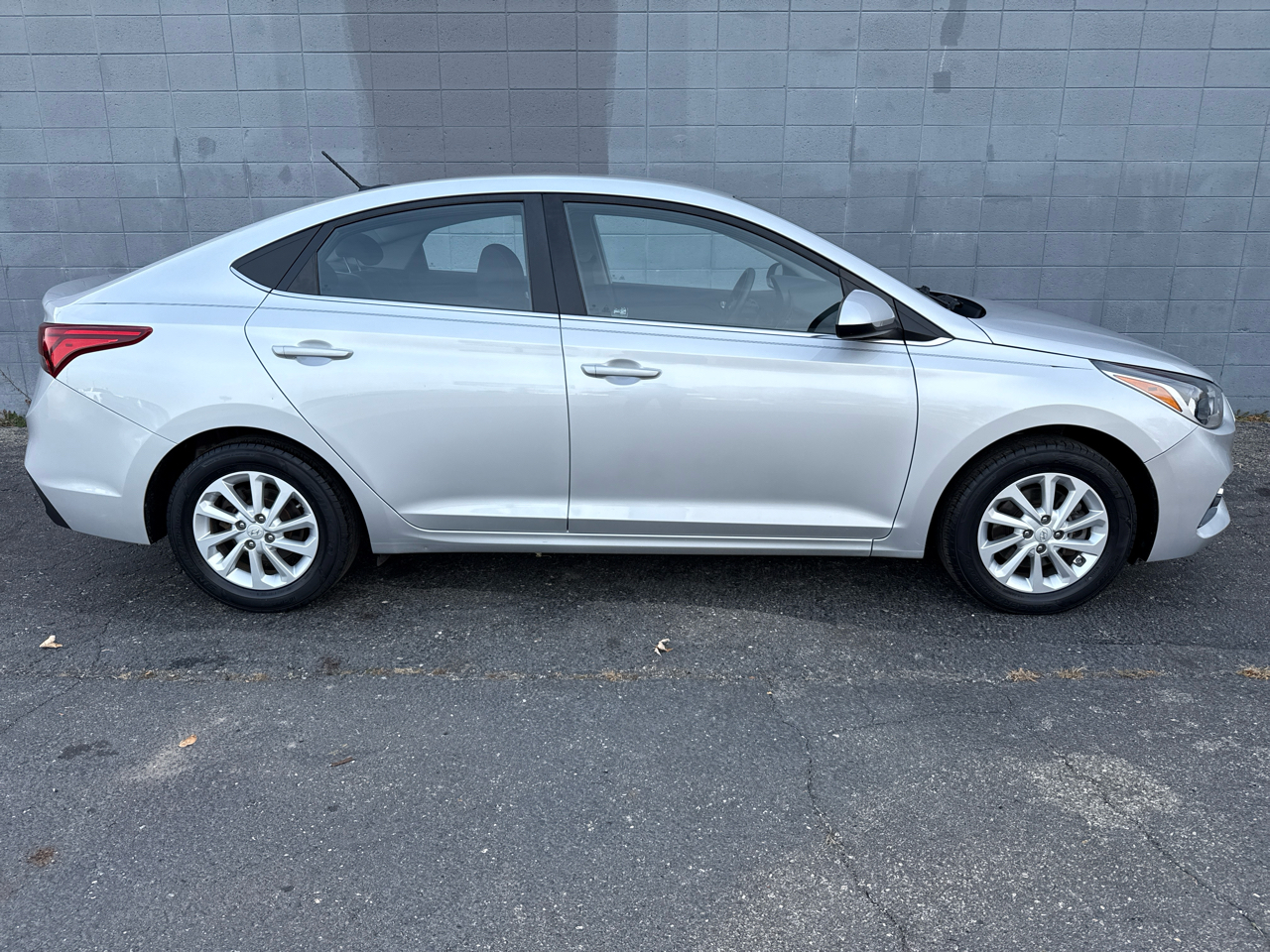 Hyundai Accent SEL 4-Door 6A 2020