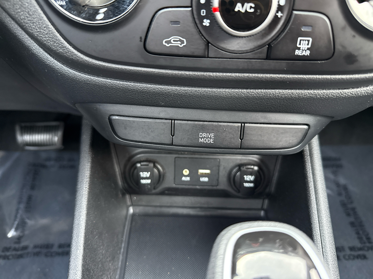 Hyundai Accent SEL 4-Door 6A 2020