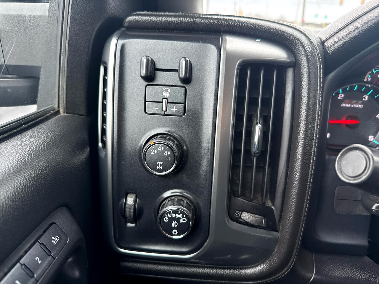 Chevrolet Silverado 3500HD LTZ Crew Cab 4WD 2016