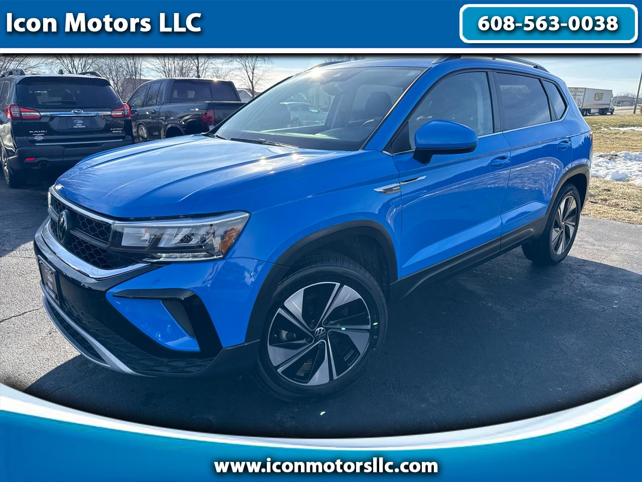 2023 Volkswagen Taos SE's photo