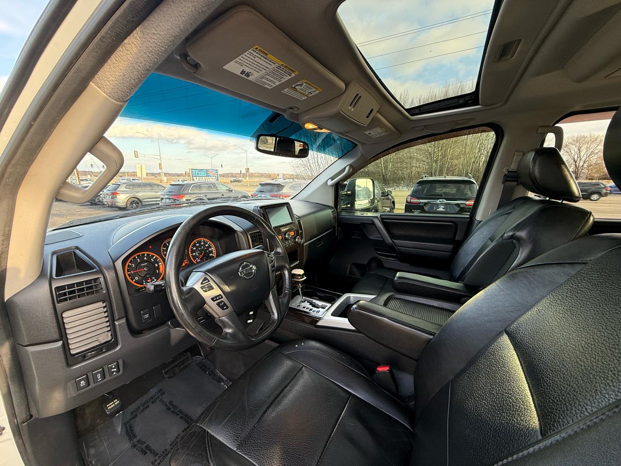 Nissan Titan PRO-4X Crew Cab 4WD SWB 2014