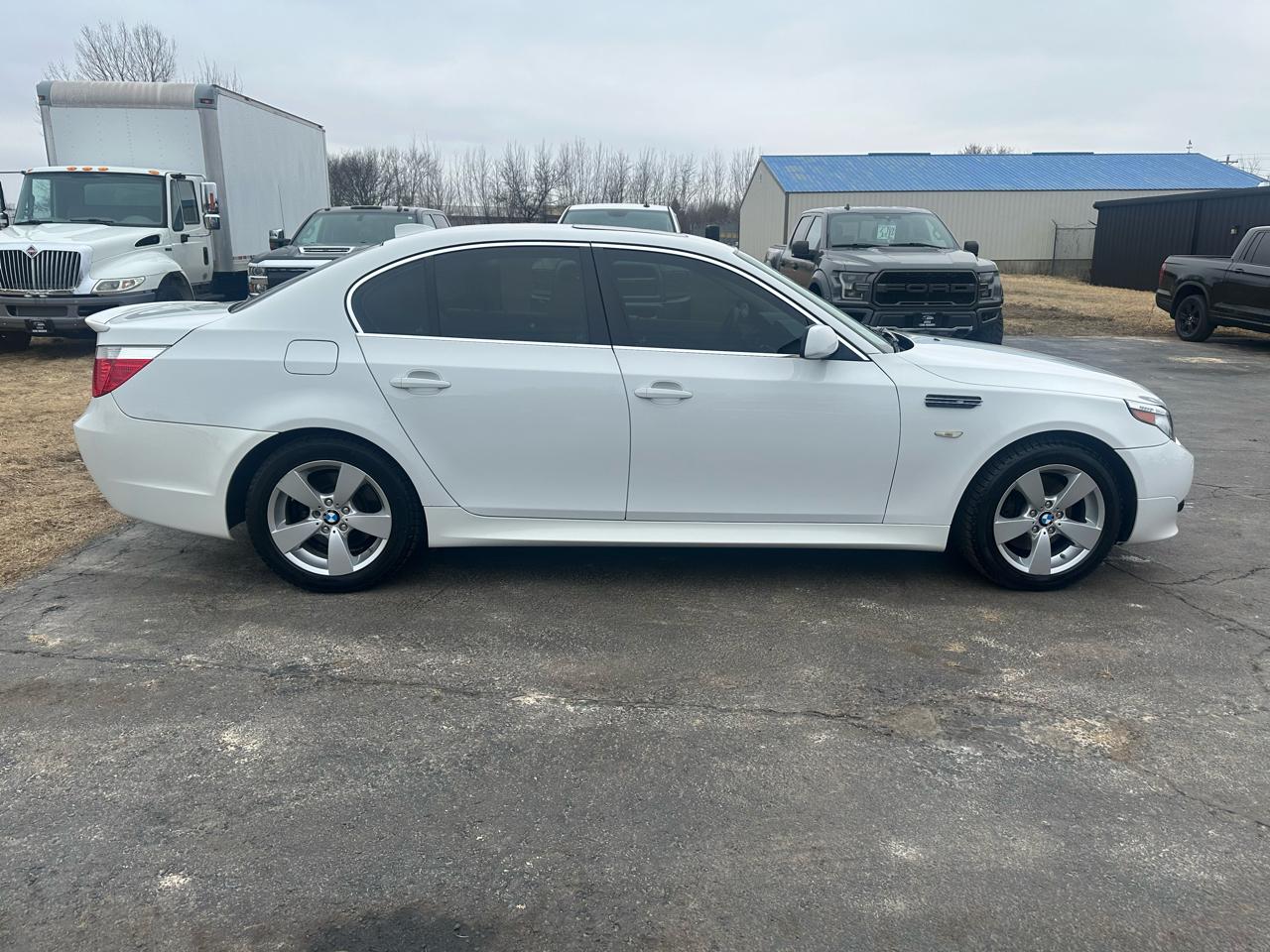 BMW 5-Series 530xi 2007