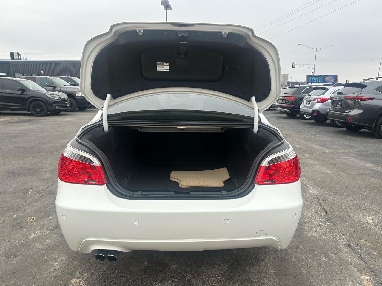 BMW 5-Series 530xi 2007