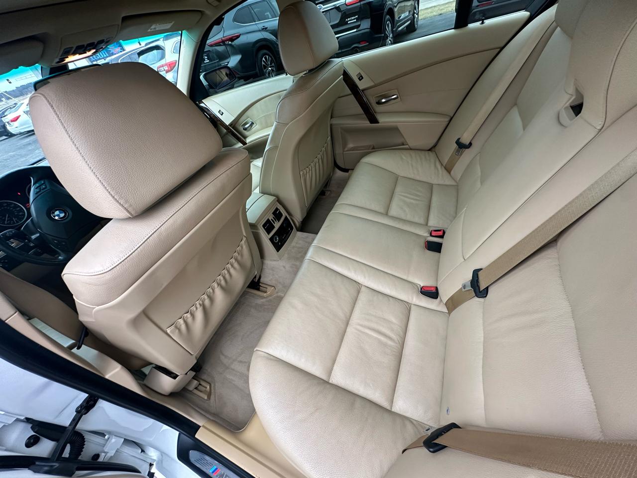 BMW 5-Series 530xi 2007