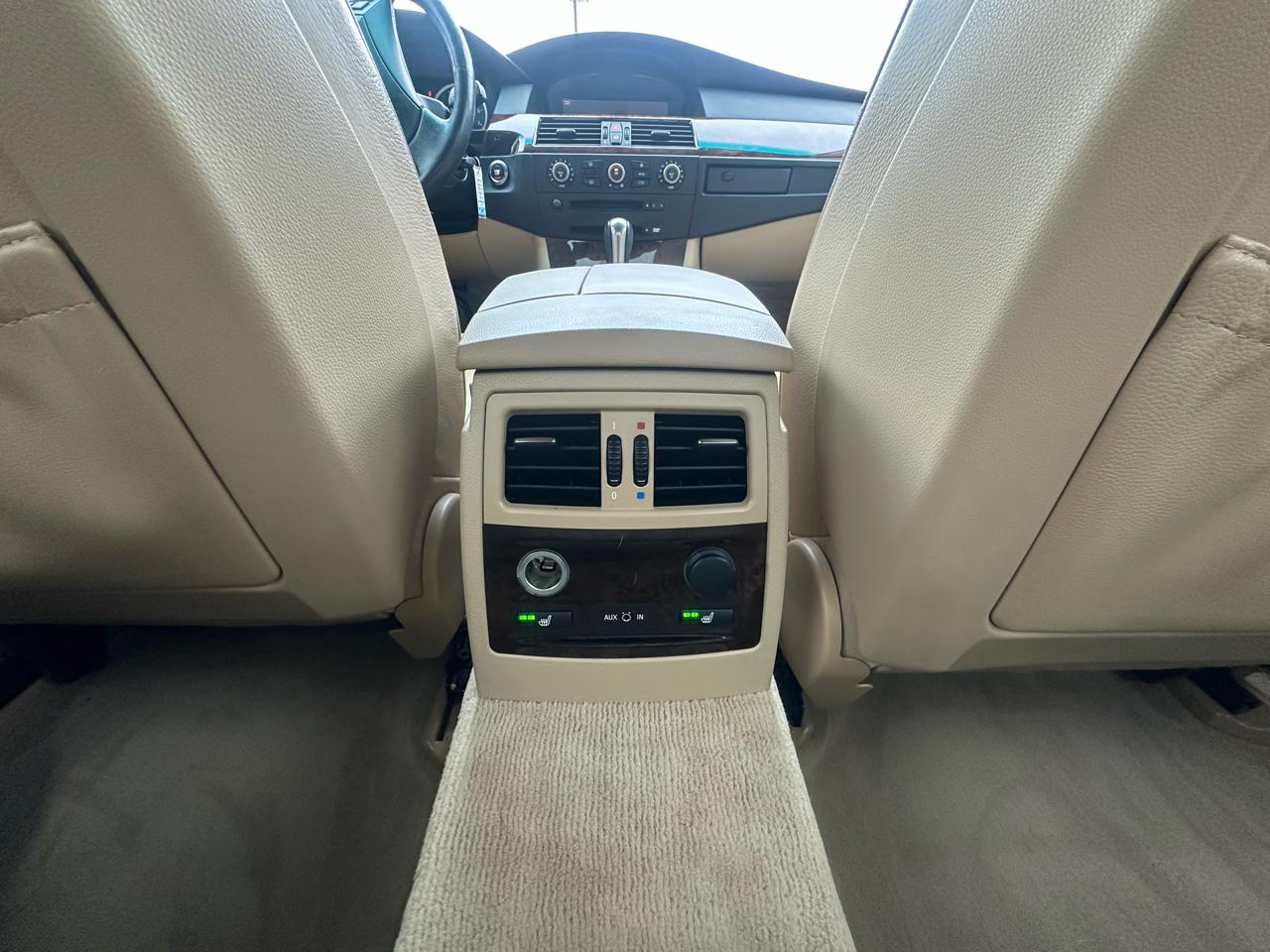 BMW 5-Series 530xi 2007