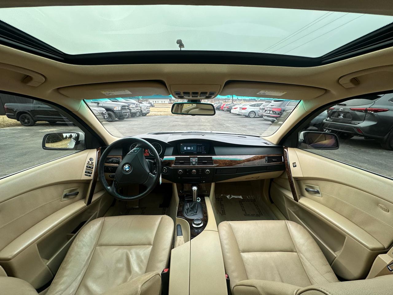 BMW 5-Series 530xi 2007