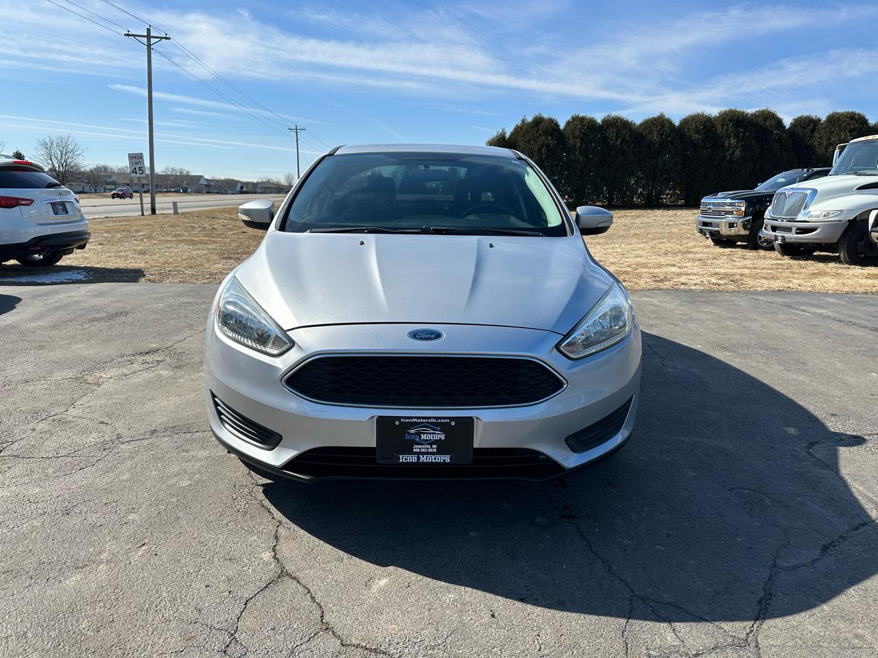 Ford Focus SE Sedan 2016