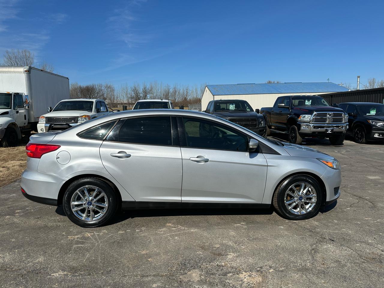 Ford Focus SE Sedan 2016