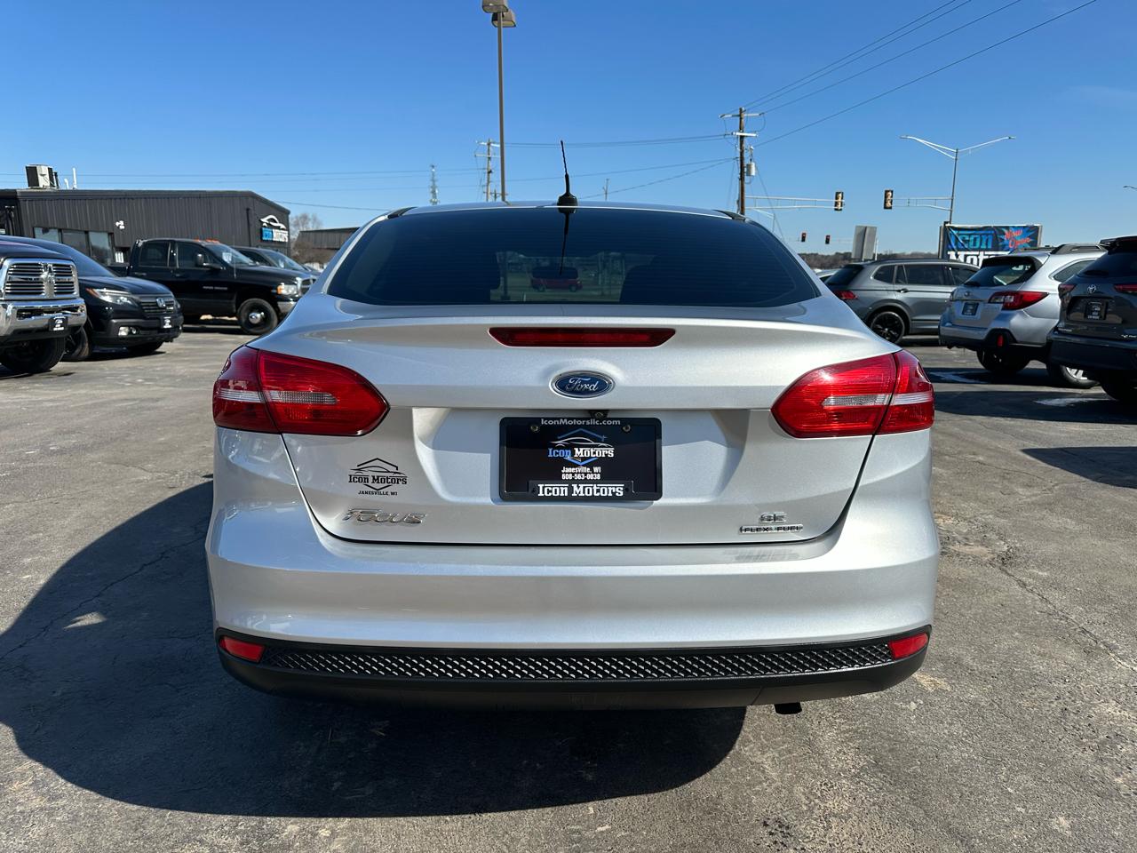 Ford Focus SE Sedan 2016