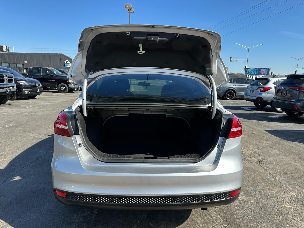 Ford Focus SE Sedan 2016