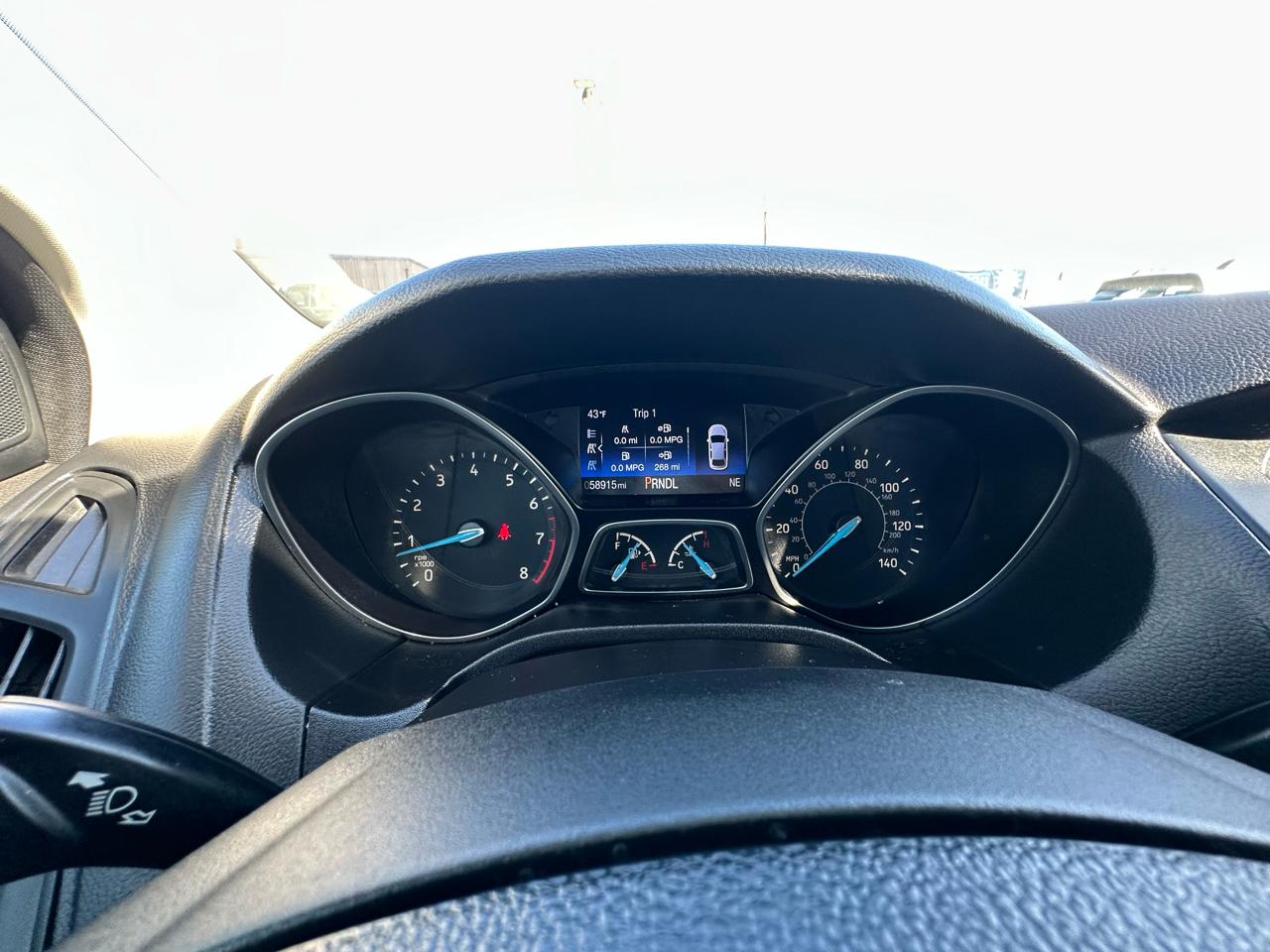 Ford Focus SE Sedan 2016