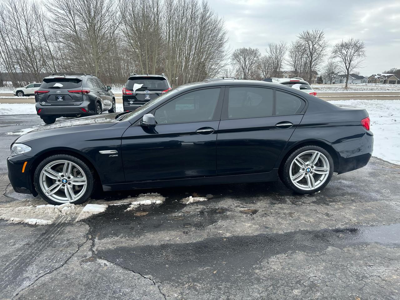 BMW 5-Series 535xi 2011