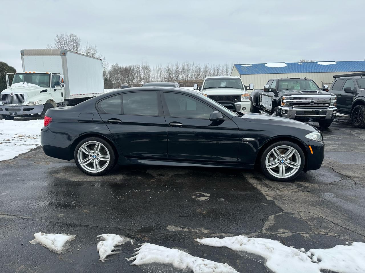 BMW 5-Series 535xi 2011