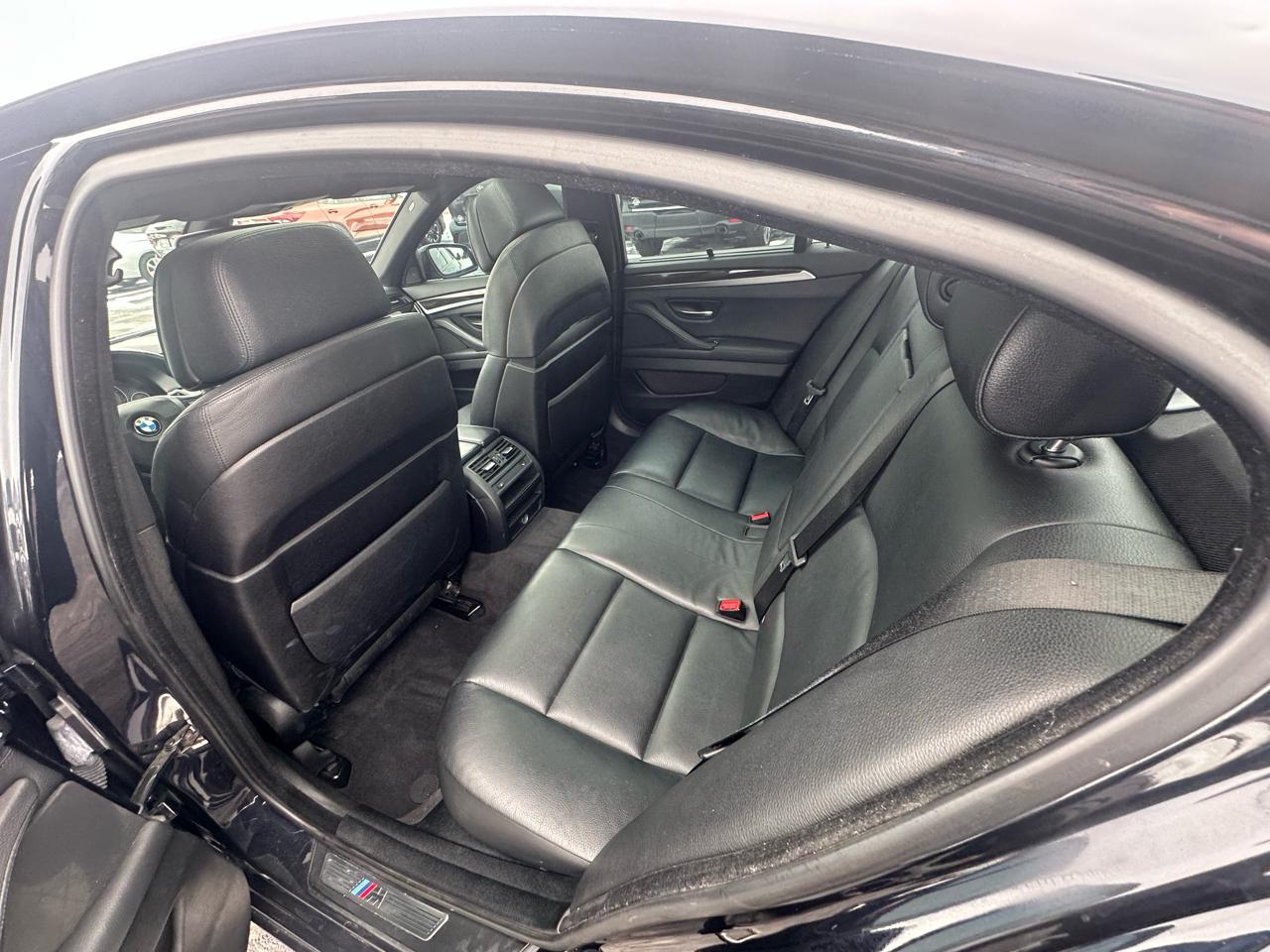 BMW 5-Series 535xi 2011