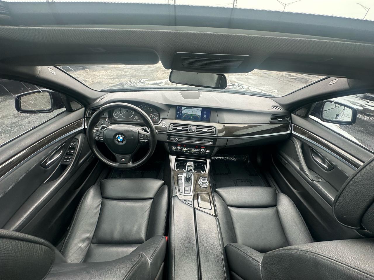 BMW 5-Series 535xi 2011