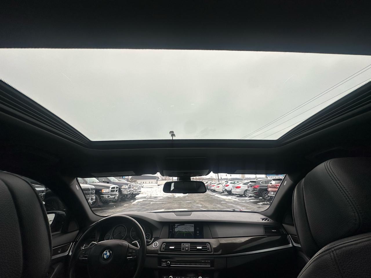 BMW 5-Series 535xi 2011