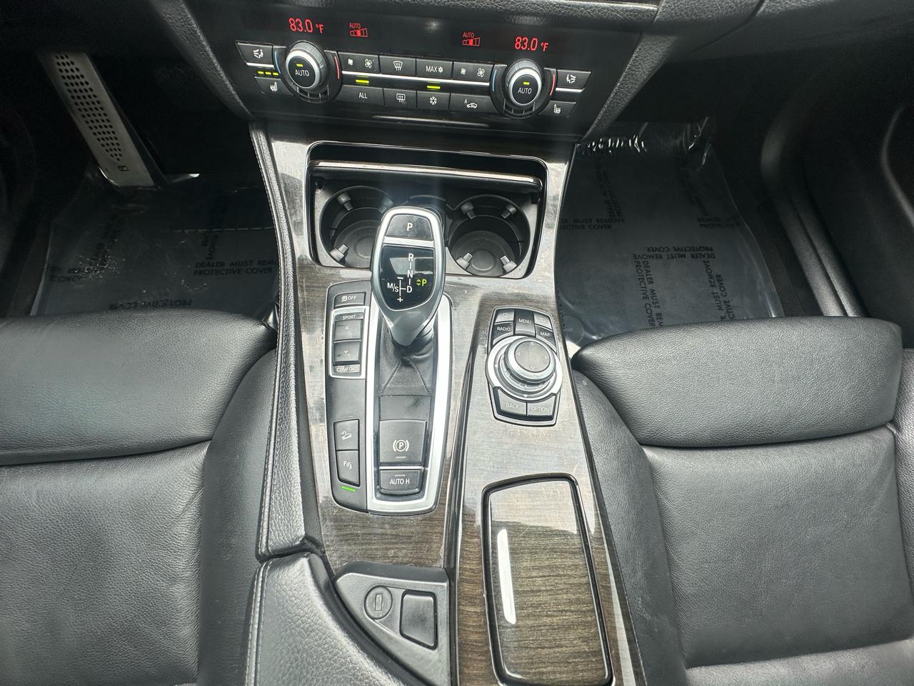 BMW 5-Series 535xi 2011