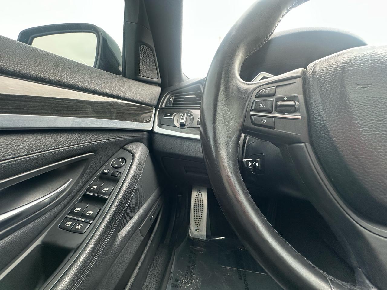 BMW 5-Series 535xi 2011