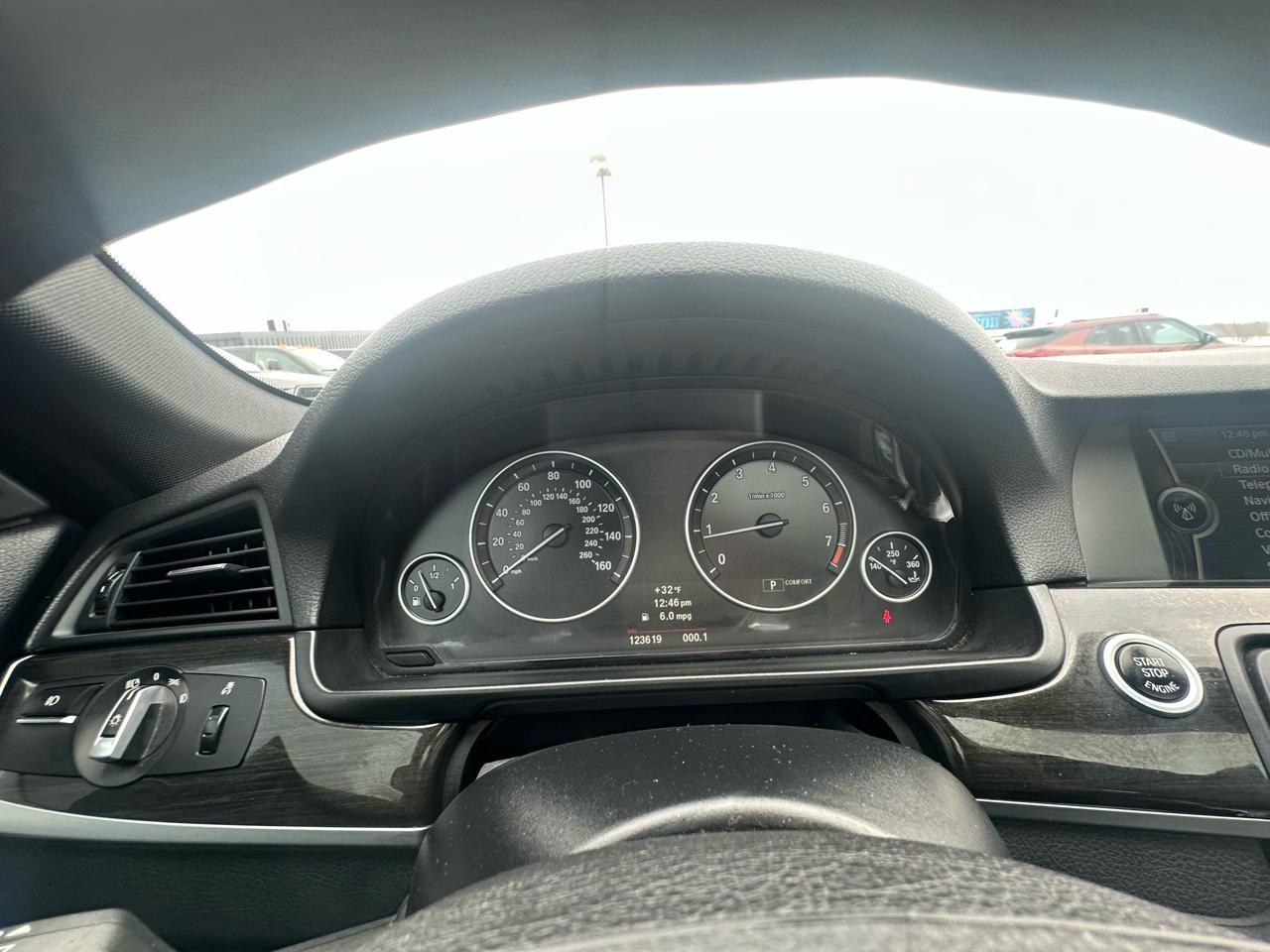 BMW 5-Series 535xi 2011