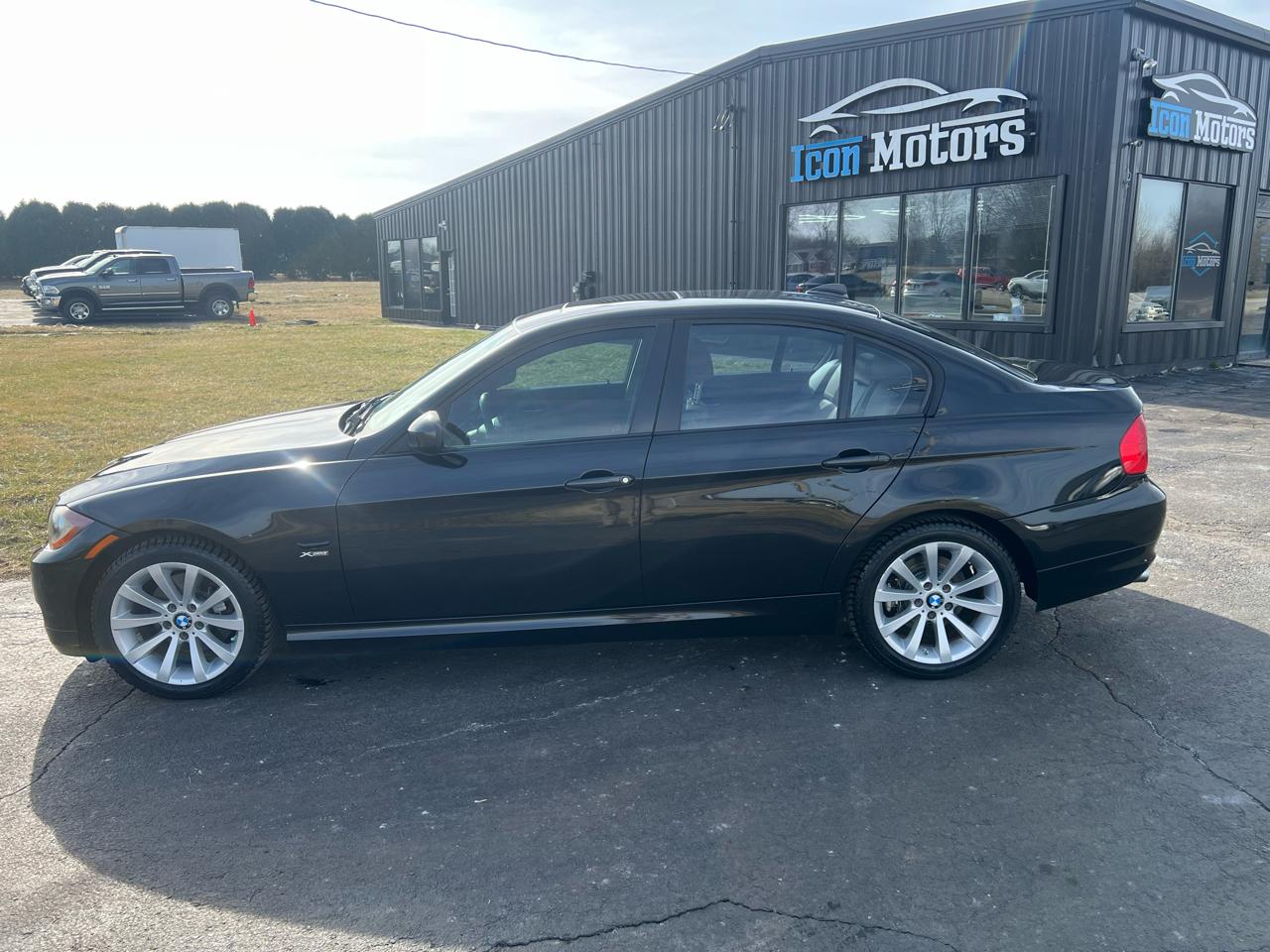 BMW 3-Series 328i xDrive SA 2011